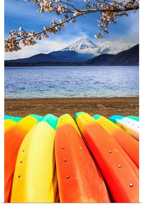 Japan, Chubu, Fuji-Hakone-Izu National Park, Motosu Lake And Mount Fuji