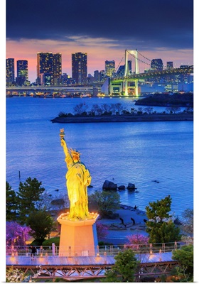 Japan, Tokyo, Minato, Rainbow Bridge And Replica Of The Statue Of Liberty In Odaiba