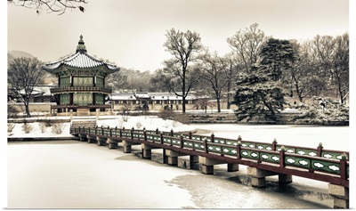 Korea, South Korea, Seoul, Gyeongbokgung Imperial Palace, Hyangwonjeong Pavilion