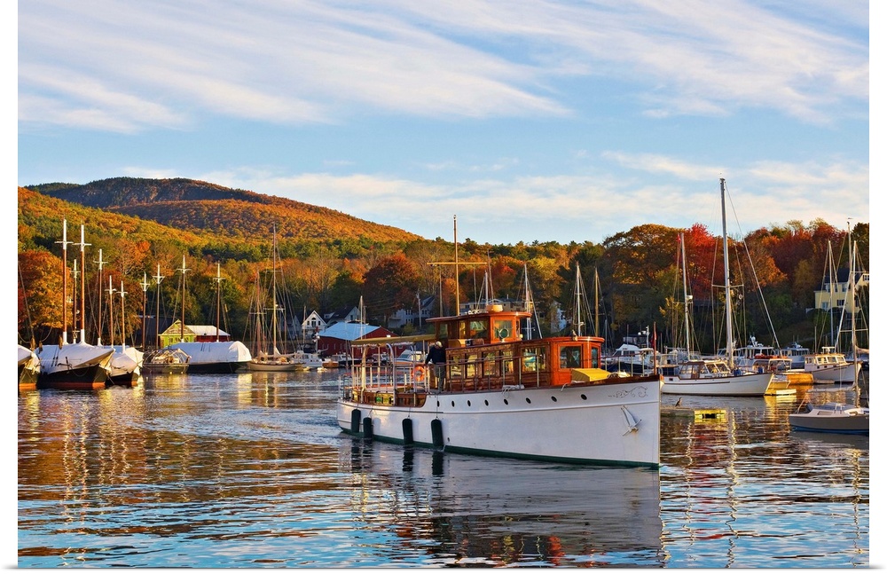 Maine, Camden, Atlantic ocean, New England, The harbor in autumn