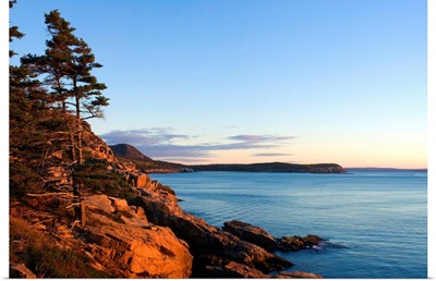 Maine, Mount Desert Island, Acadia National Park, Dawn at Otter Cliffs