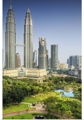 Malaysia, Kuala Lumpur, Petronas Towers and KLCC Kuala Lumpur City Centre