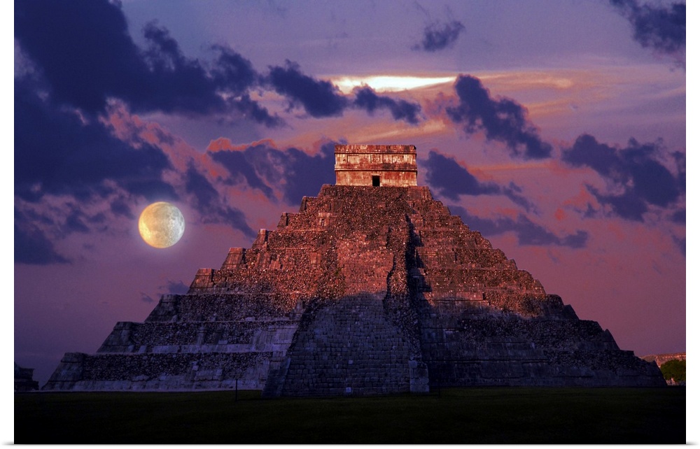 Mexico, Yucatan, Chichen Itza, Mayan archaeological site.