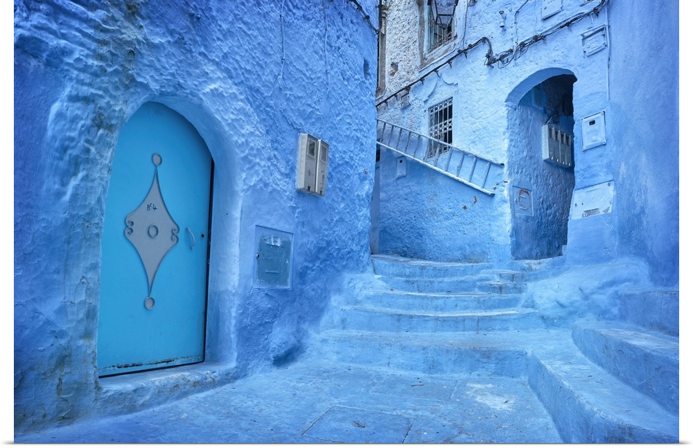 Morocco, Rif Mountains, Chefchaouen, Typical blue painted houses in the old town