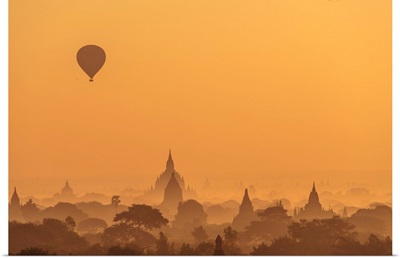 Myanmar, Mandalay, Bagan, Hot Air Balloons At Sunrise Over Bagan