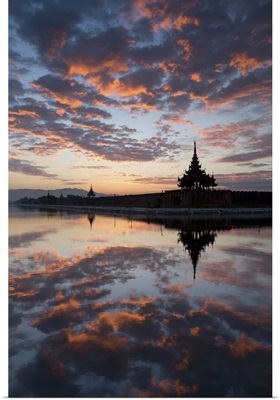 Myanmar, Mandalay, Palace of Mandalay at sunrise