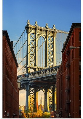 New York City, Brooklyn, Dumbo, Empire State Building framed by Manhattan Bridge