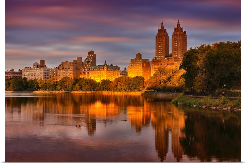 USA, New York City, Manhattan, Central Park, Reservoir and the Eldorado Apartments.
