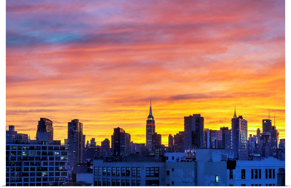 New York, NYC, Manhattan Skyline, Empire State building, night.