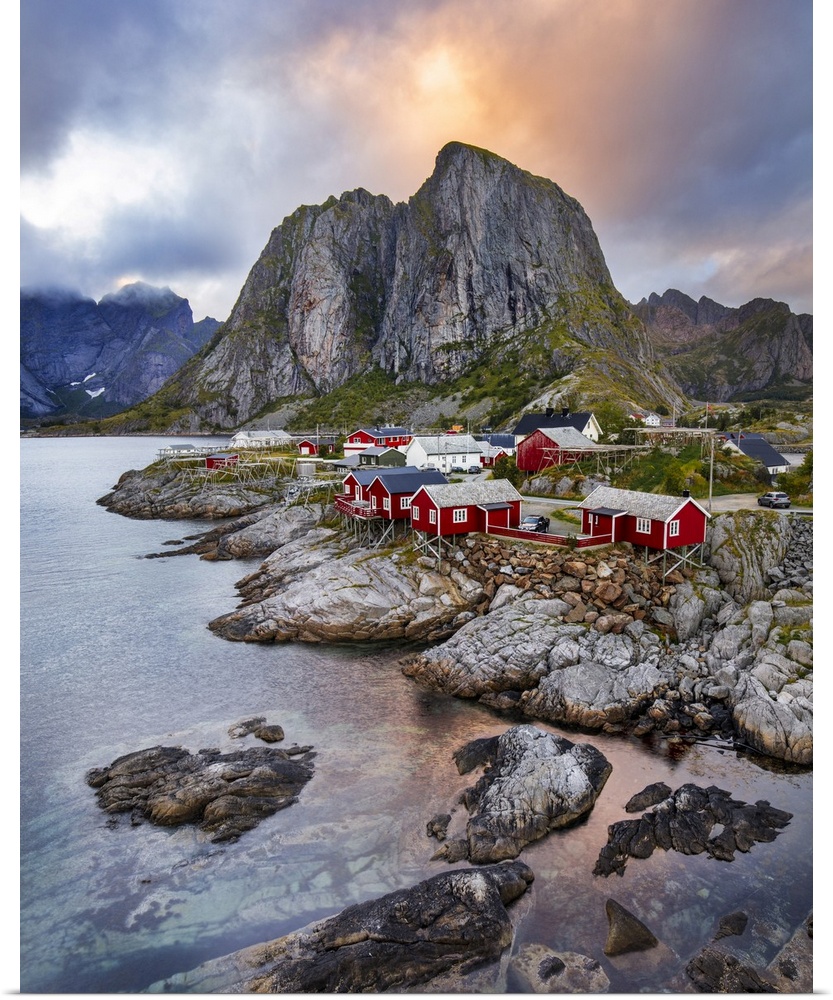 Norway, Nordland, Lofoten Islands, Moskenesoy, Hamnoy, Scandinavia, Norwegian Sea, The fishermen's houses (rorbuer) of Ham...