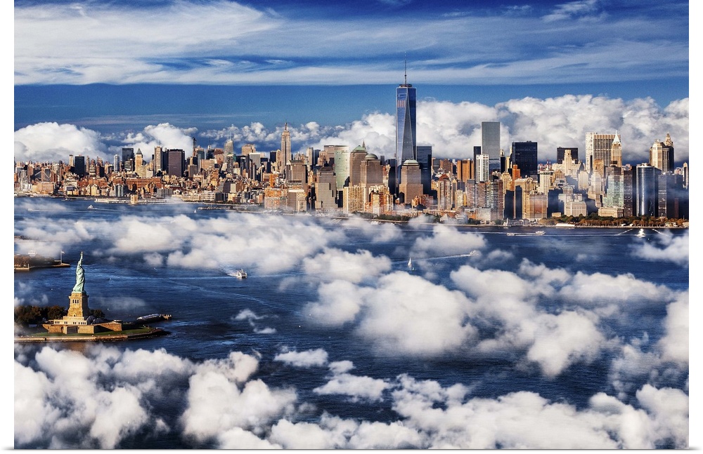 USA, New York City, Manhattan, Lower Manhattan, Manhattan skyline with Freedom Tower and the Statue of Liberty.