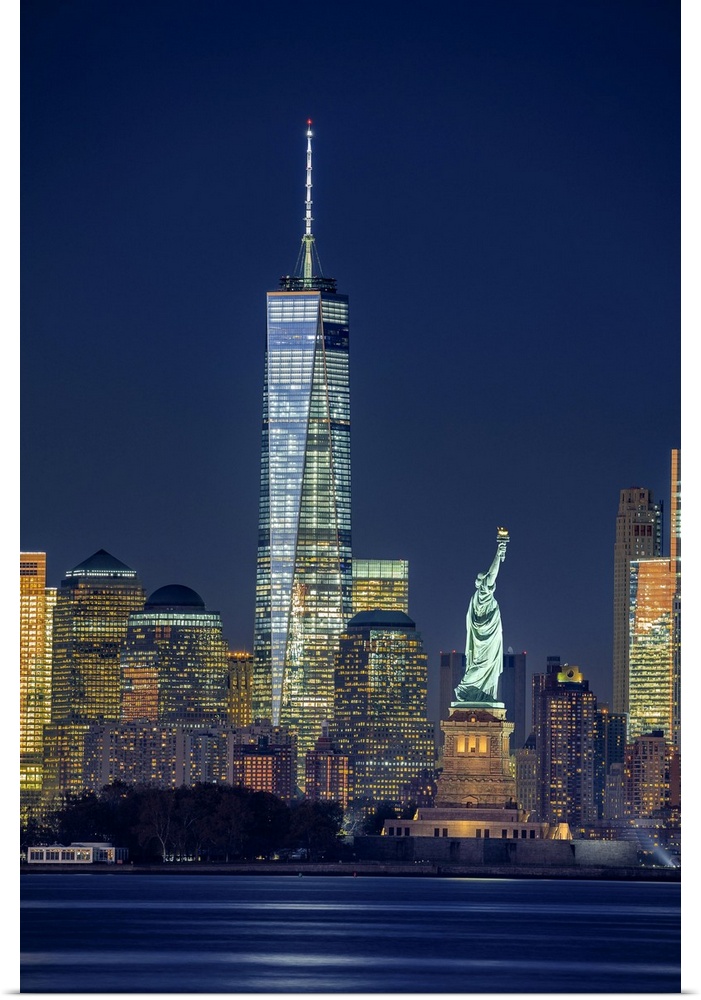 USA, New York City, Hudson, Manhattan, Lower Manhattan, Liberty Island, Statue of Liberty, One World Trade Center with Fre...