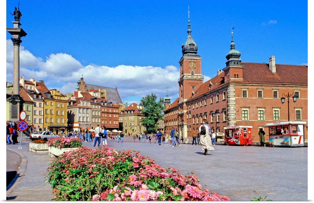 Poland, Polska, Mazowieckie, Warsaw, Warszawa, Plac Zamkowy (Castle Square) and Royal Castle