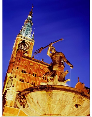 Poland, Pomorskie, Gdansk, Neptune fountain and Town Hall