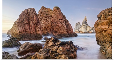 Portugal, Distrito De Lisboa, Cabo Da Roca, Estremadura, Rocks On Praia Da Ursa Beach