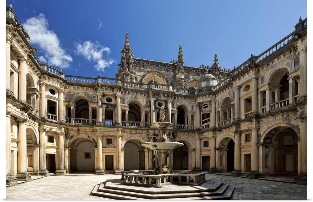 Portugal, Santarem, Tomar, Ribatejo, Knights Templar, A cloister fountain in the Convento de Cristo convent.