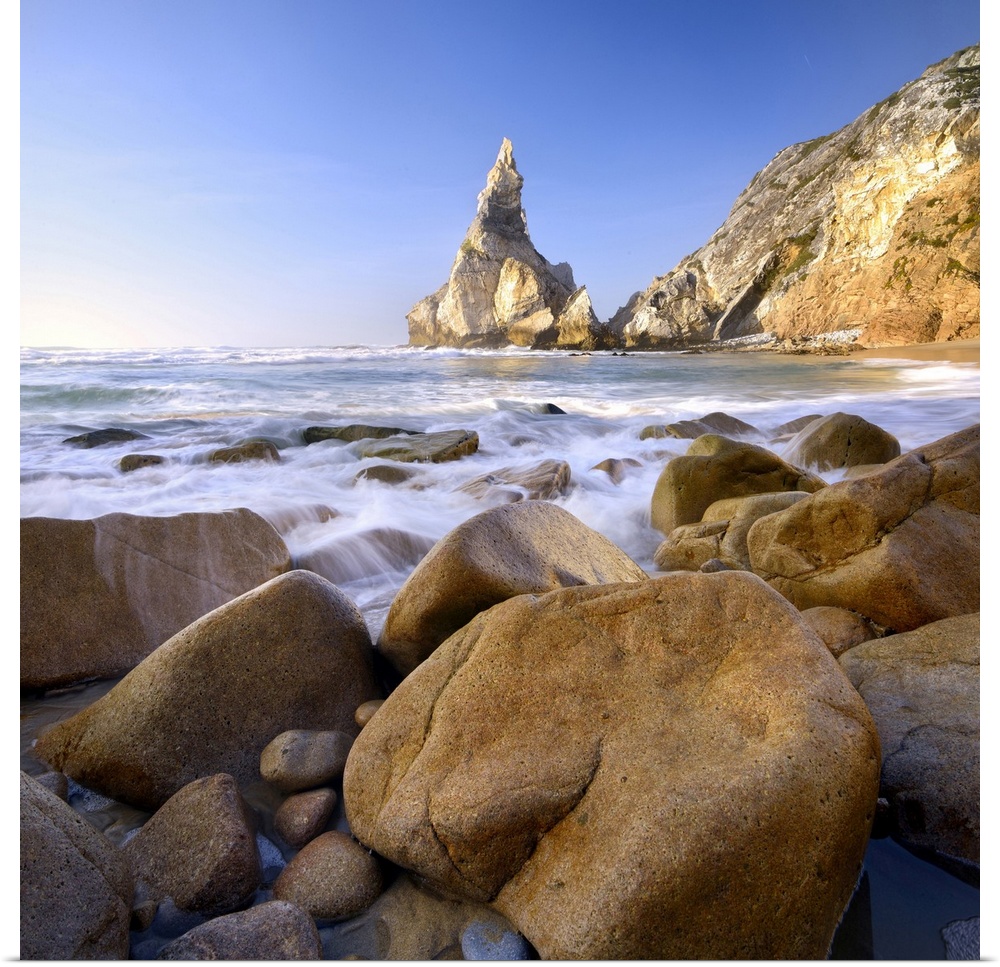 Portugal, Distrito de Lisboa, Atlantic ocean, Estremadura, Sintra, The coastal rock formations of Praia da Ursa near Cabo ...