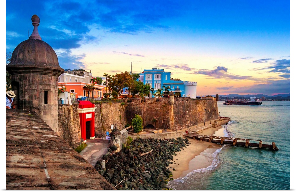 Puerto Rico, San Juan, Old San Juan, Puerto Rico, Old San Juan, La Puerta, San Juan gate, Paseo de la Princesa, El Morro.