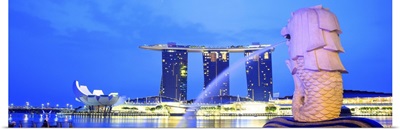 Singapore City, Merlion fountain at night with the Marina Bay Sands in the background