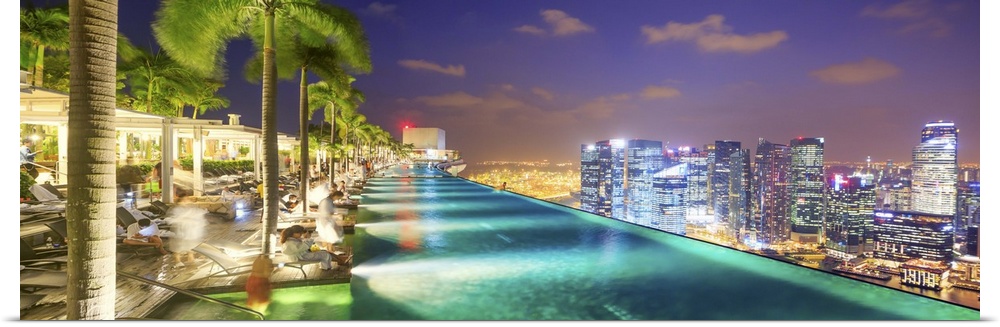 Singapore, Singapore City, Infinity pool on the 57th floor of Marina Bay Sands Hotel.