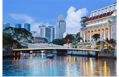 Singapore, Singapore City, Fullerton Hotel, Cavenagh Bridge
