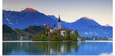Slovenia, Bled Island with the Church of the Assumption and Bled Castle