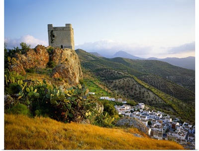 Spain, Andalucia, Cadiz, Zahara town and Sierra de Grazalema