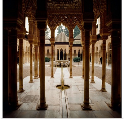 Spain, Andalucia, Granada, Alhambra, Patio de los Leones, courtyard