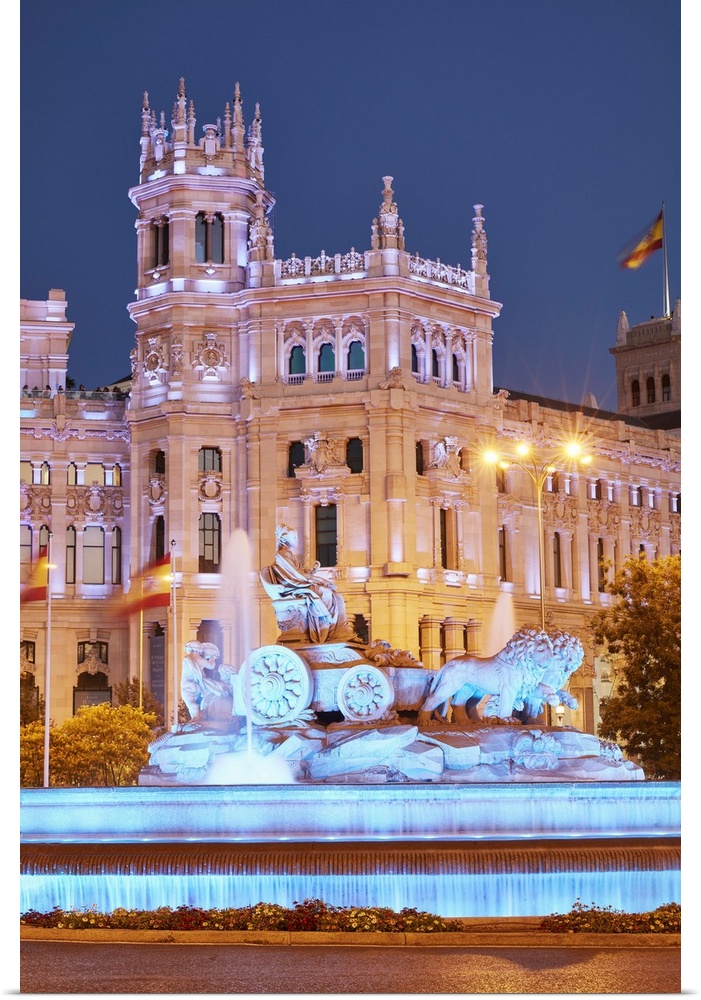 Spain, Comunidad de Madrid, Madrid, Plaza de Cibeles, Plaza de Cibeles (The Cibeles Fountain) and the Palacio de Correos i...