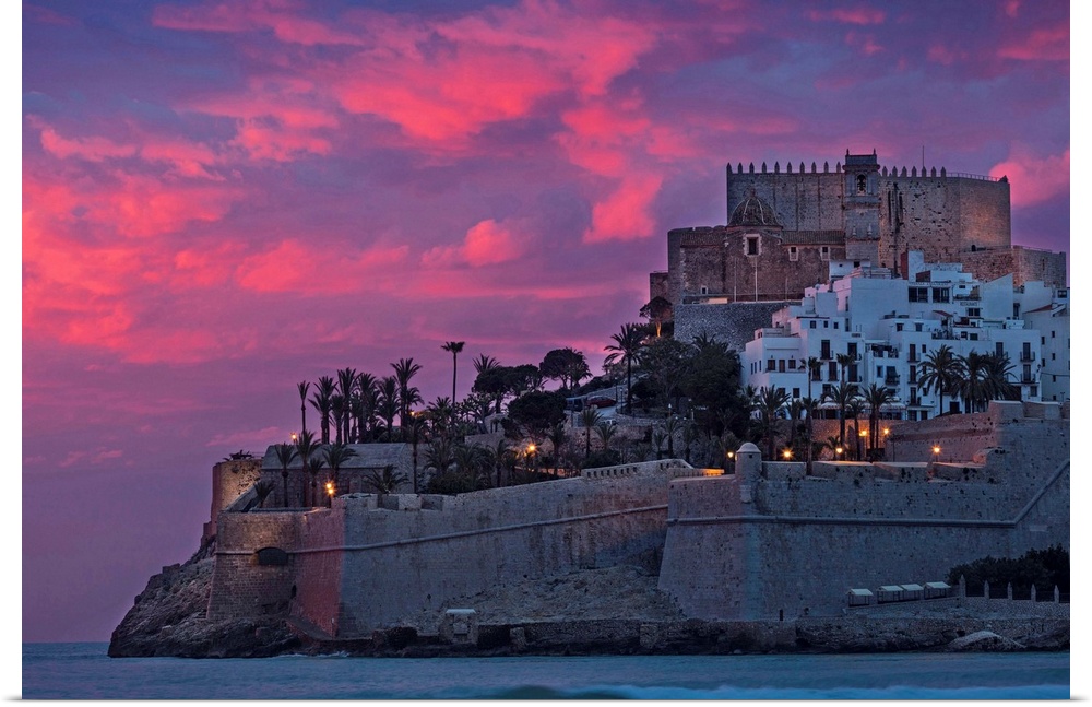 Spain, Comunidad Valenciana, Peniscola, Mediterranean sea, The Old Town, on top the Castle built by the Knights Templar.