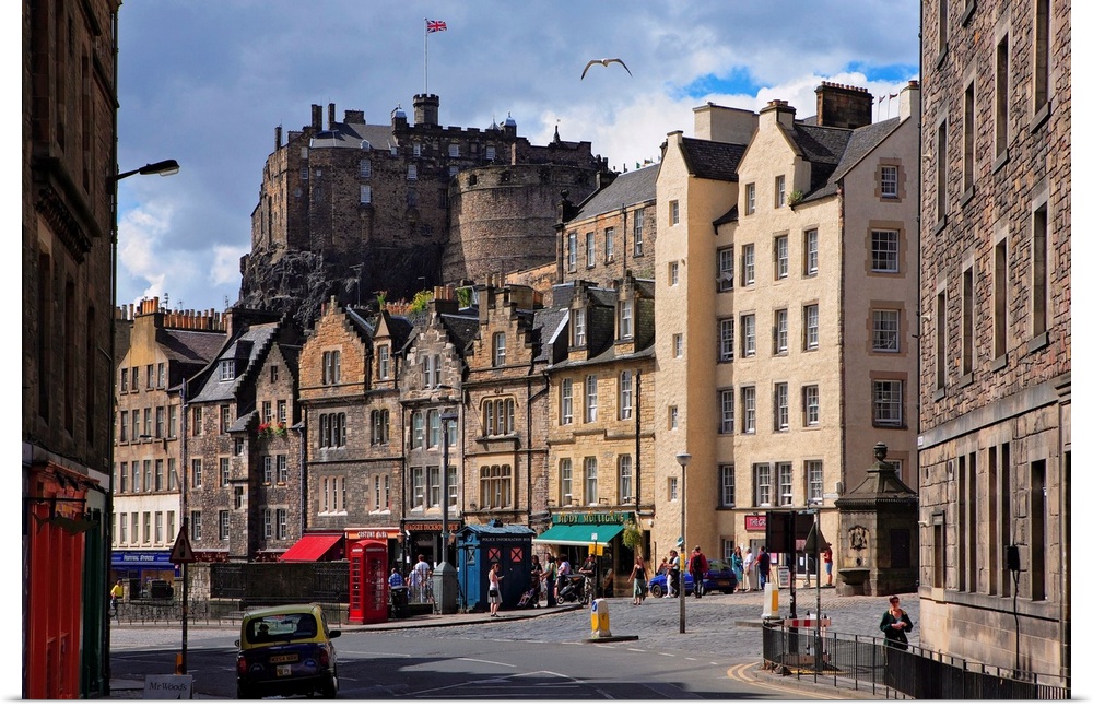 United Kingdom, UK, Scotland, Edinburgh, Grassmarket square and the Edinburgh Castle