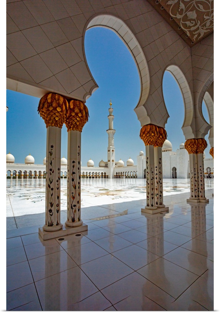 United Arab Emirates, Abu Dhabi, Sheikh Zayed Mosque, Arcade around courtyard..
