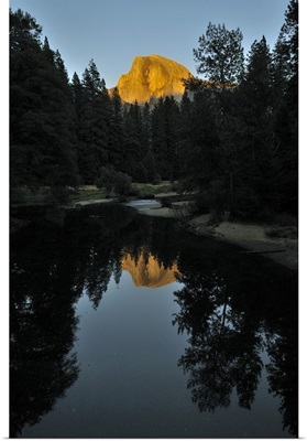 USA, California, Yosemite National Park, Half Dome Mountain and Merced River