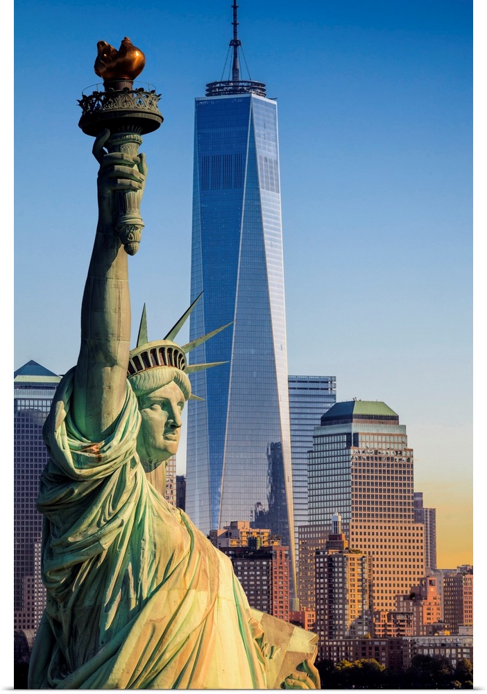 USA, New York City, Manhattan, Lower Manhattan, Liberty Island, Statue of Liberty, Statue of Liberty and Freedom Tower.
