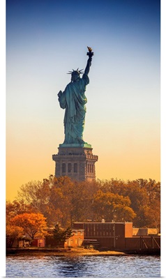 USA, New York City, Manhattan, Liberty Island, Statue Of Liberty At Sunrise