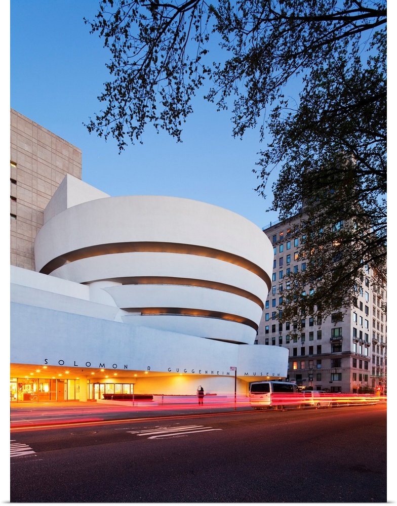 USA, New York City, Manhattan, Upper East Side, Museum Mile, Guggenheim Museum, The museum designed by Frank Lloyd Wright ...