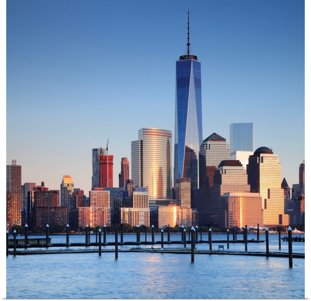 USA, New York City, Manhattan, Lower Manhattan, One World Trade Center, Freedom Tower, Manhattan view of the New York Skyl...
