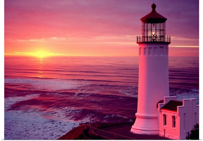 Washington, Cape Disappointment, lighthouse at sunset