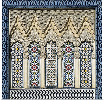 Decoration of the main door of the Royal Palace, situada en Fes el Jedid, Morocco