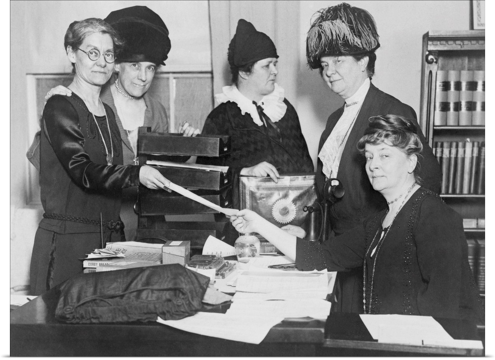 Executive committee of the National League of Women Voters in 1924. L-R: Elizabeth Hauser, Katherine Ludington, Ruth Morga...