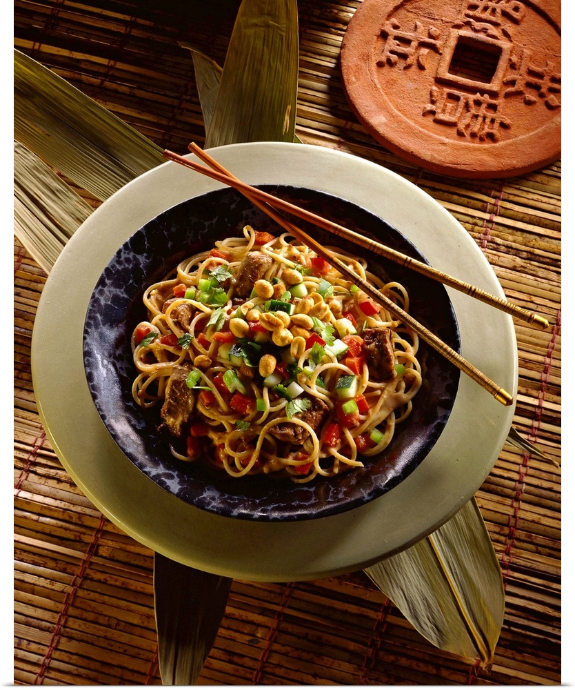 Asian noodles with beef and peanuts