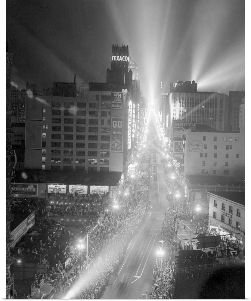 While more than 100,000 persons lined the streets the city of Los Angeles staged a brilliant celebration of the first tran...