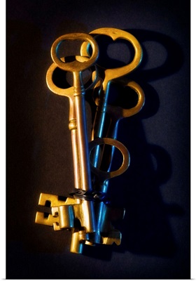 Bundle of old skeleton keys