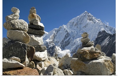Cairns marking the route to Mount Everest base camp.