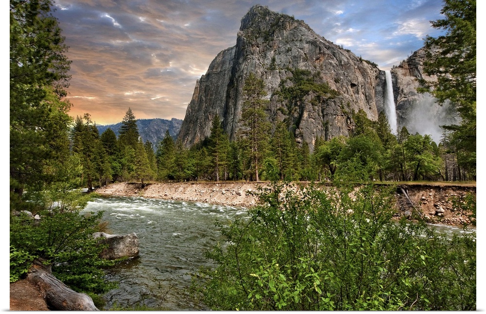 Capture of Bridal Veil Falls, Yosemite National Park.