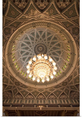 Chandelier and dome of the musalla of Sultan Qaboos Grand Mosque