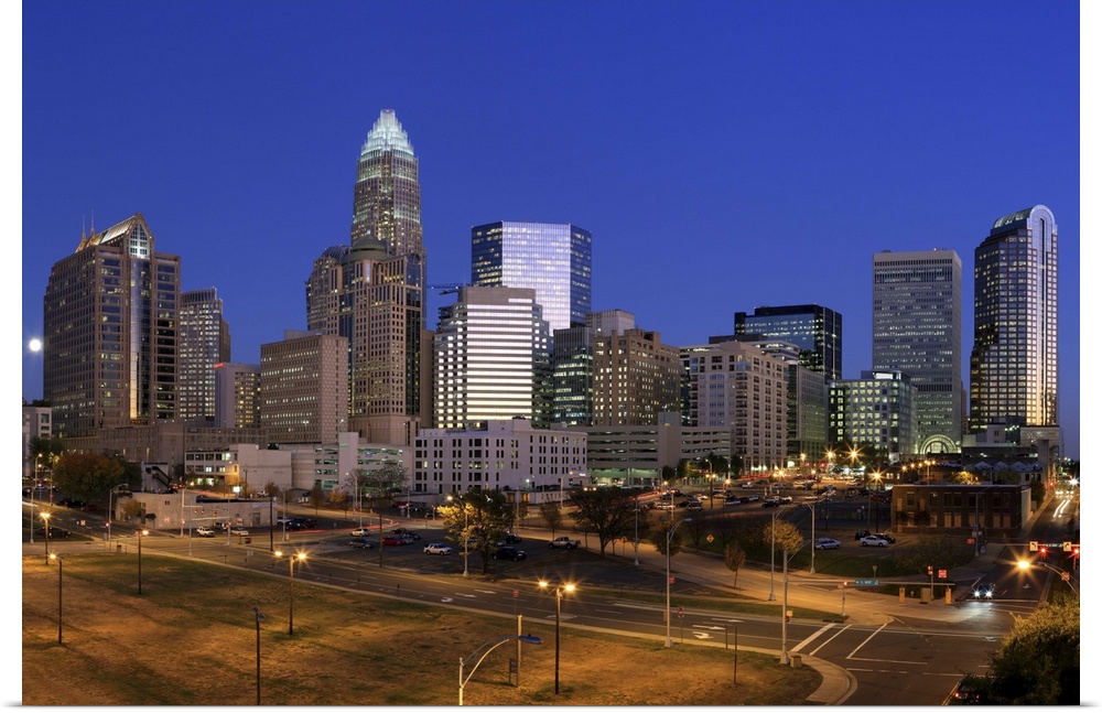 Downtown Charlotte, North Carolina skyline at night
