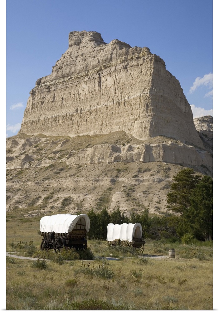 USA, Nebraska, Scottsbluff, Old Oregon Trail, Covered wagon at  Scotts Bluff National Monument