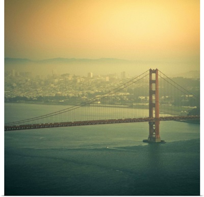 Golden Gate bridge at sunset in San Francisco, US.