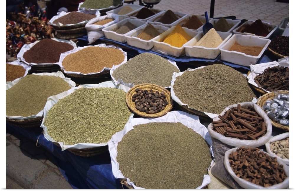 Grains and spices on sale in souk, Marrakesh, Morocco, (Close-up)
